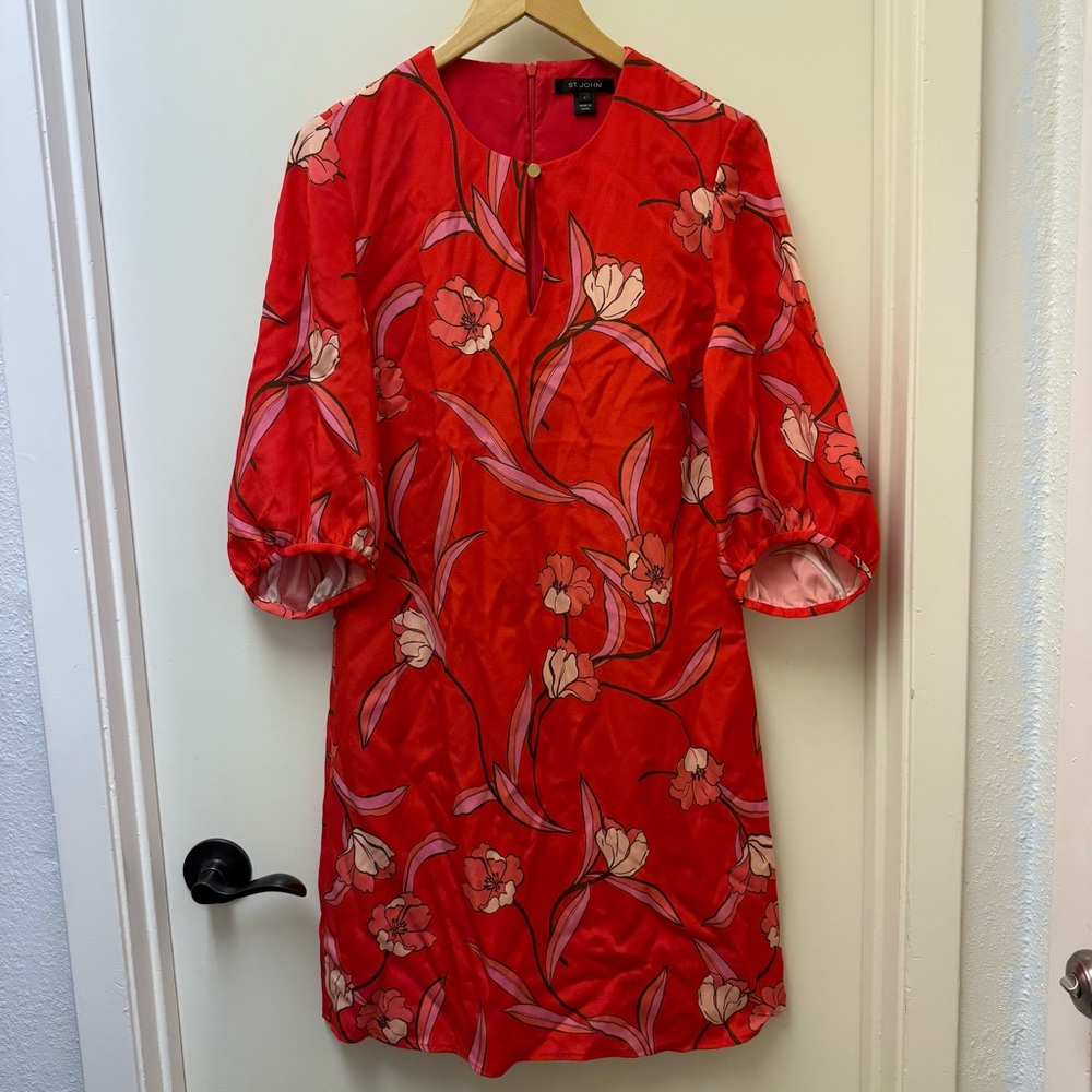 Beautiful St. John Silk Dress with Sleeves Size 8 in Floral Pinks/Red Multi